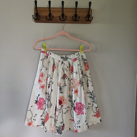 Modcloth Dresses & Skirts - Banned Retro Floral White and Pink Women's Skirt